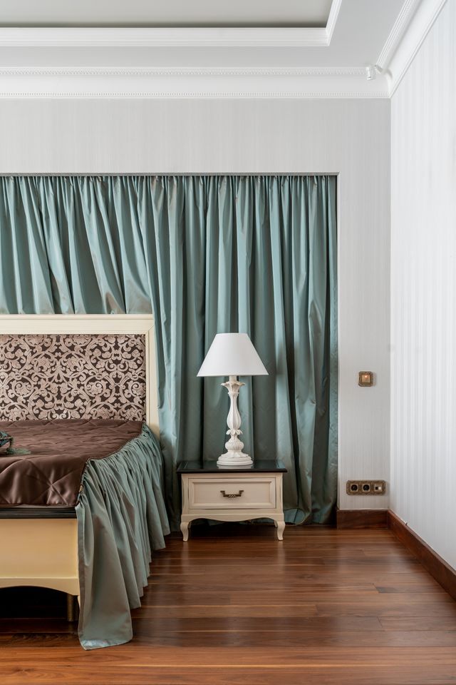 Wave Curtains vs Eyelet Curtains: Style and Function Compared