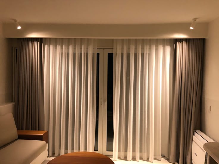 Choosing the Right Fabric for Wave Curtains in Dubai’s Climate